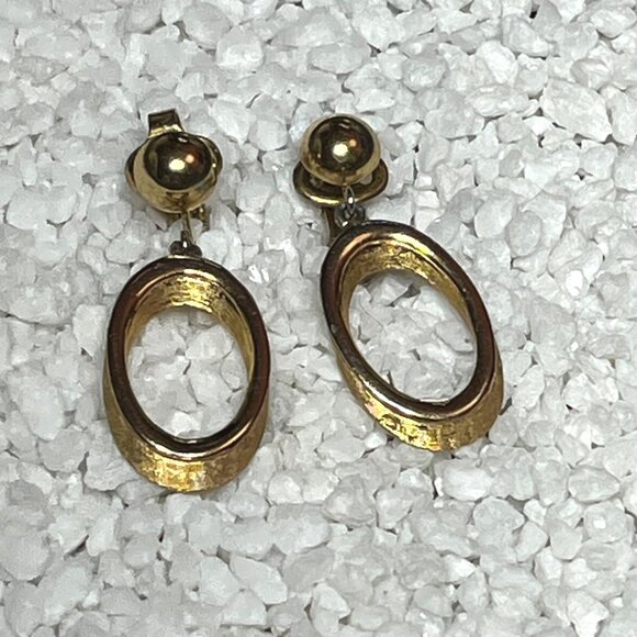 Vintage Crown Trifari Gold-Tone Oval Clip-On Dangle Earrings - Picture 1 of 7